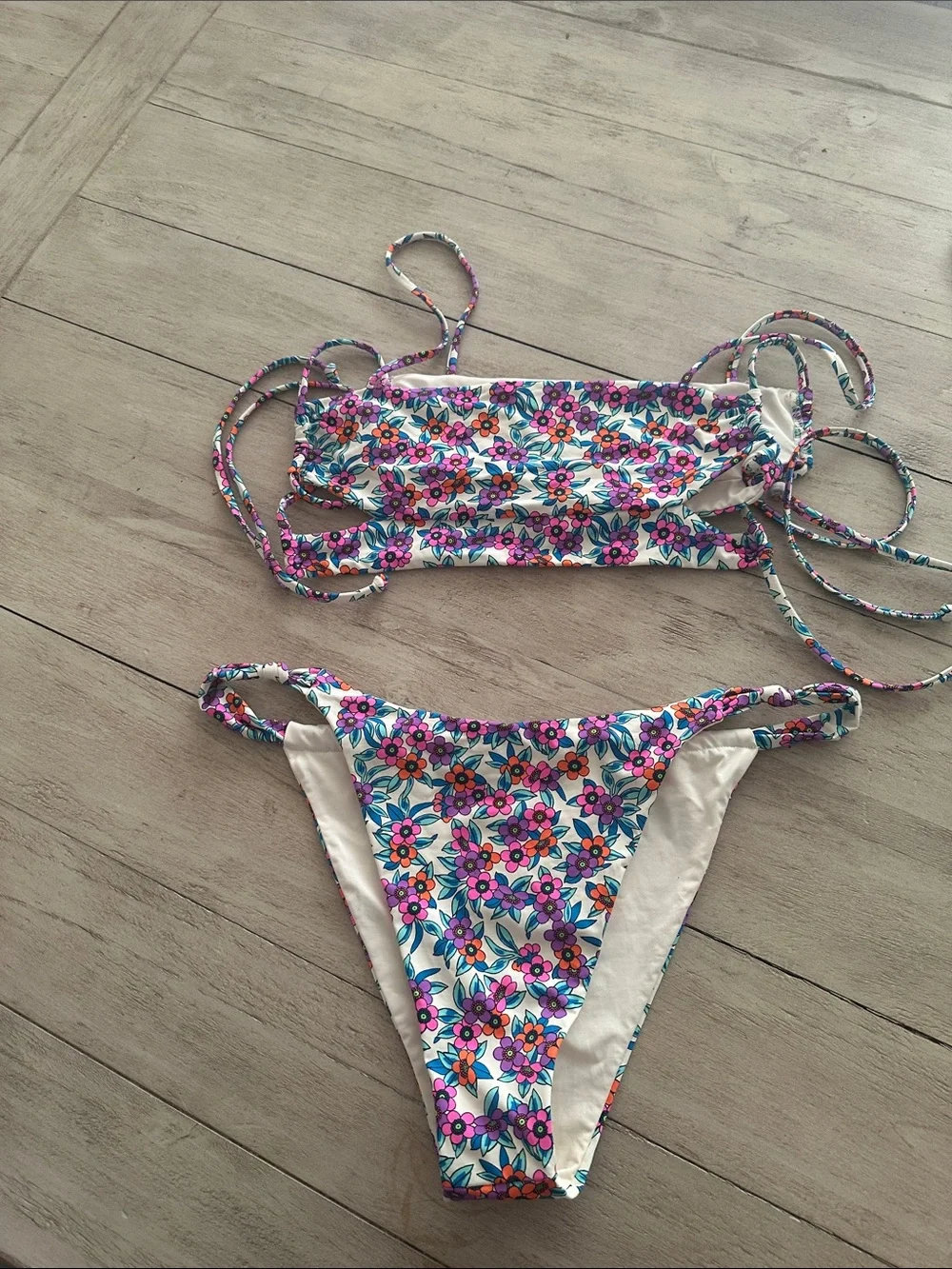 Frankies Bikinis Flower Farm Bikini Set London Top Gabe Bottom size M